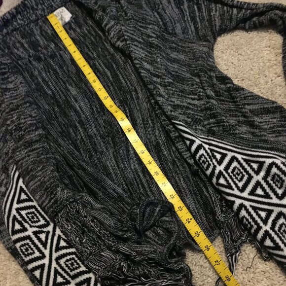 Billabong Boho Tasseled Beach Shawl Cardigan With Sleeves - Picture 13 of 16